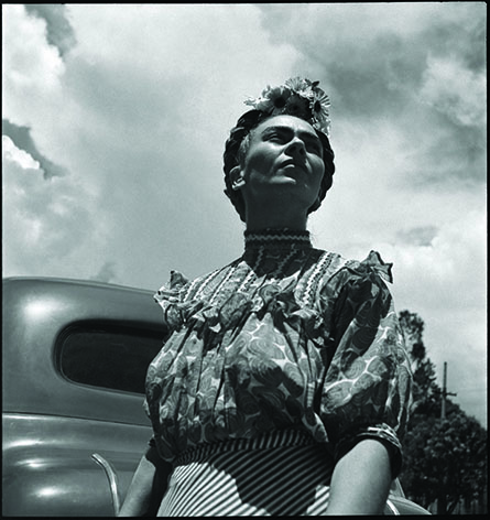 FRIDA MIRANDO AL CIELO - COYOACÁN, MÉXICO 1943